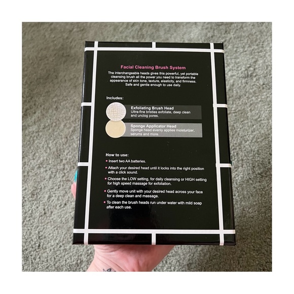 Facial Cleansing Brush System - Picture 3 of 3